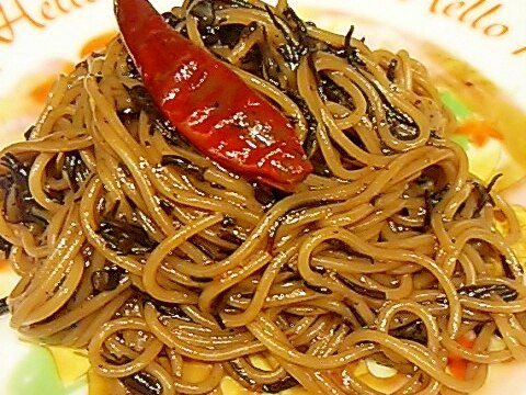 ひじきと黒豆煮汁の黒いスパゲティ